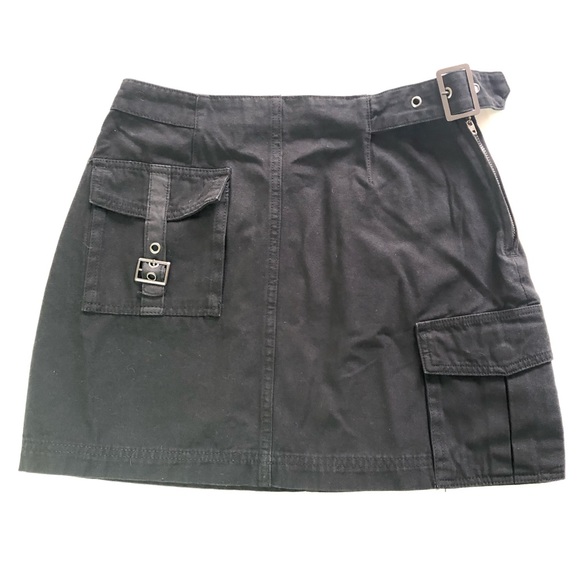 Forever 21 Black Mini Skirt Size Small - Picture 1 of 7